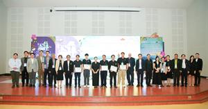 สภาพนักงานมหาวิทยาลัยพะเยา นำโดย รองศาสตราจารย์ ดร.เอกสิทธิ์ วงศ์ราษฎร์ ประธานสภาพนักงานมหาวิทยาลัยพะเยา เข้าร่วมในพิธีเปิดงานประชุมวิชาการอนุกรมวิธานและซิสเทมาติคส์ในประเทศไทย ครั้งที่ 14